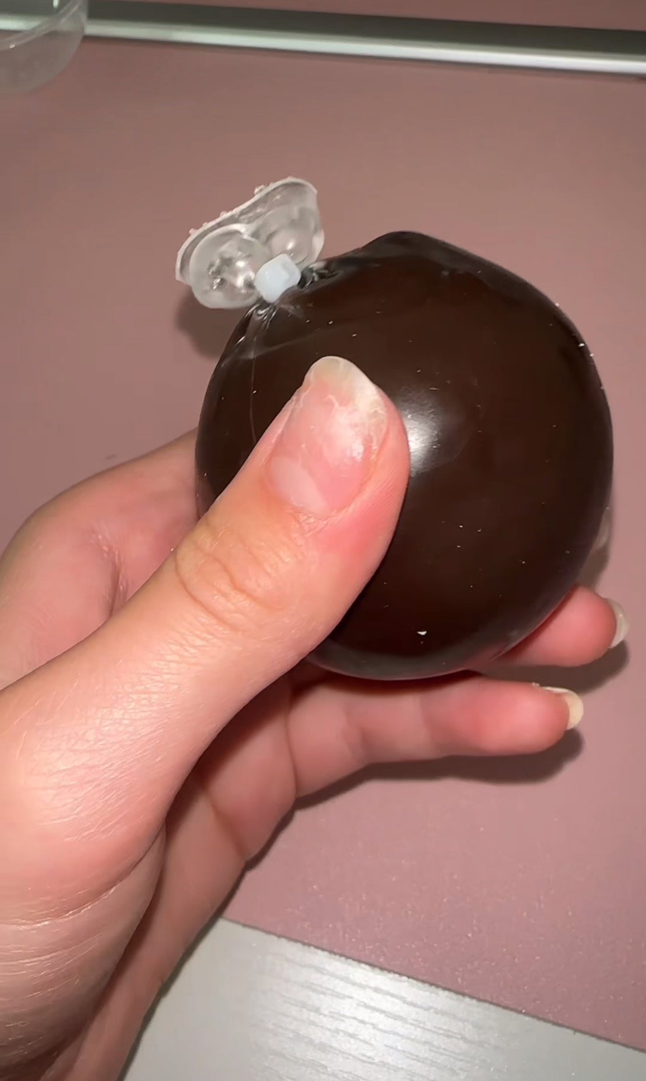 Wax cracking satisfying squishy